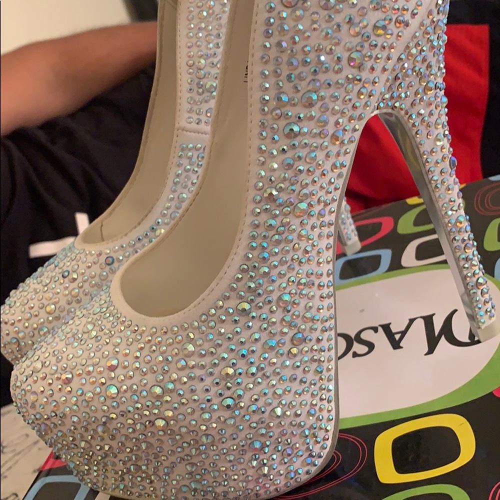 High heels - Picture 4 of 4